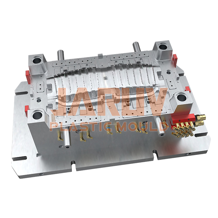 高光电镀饰条模具 11